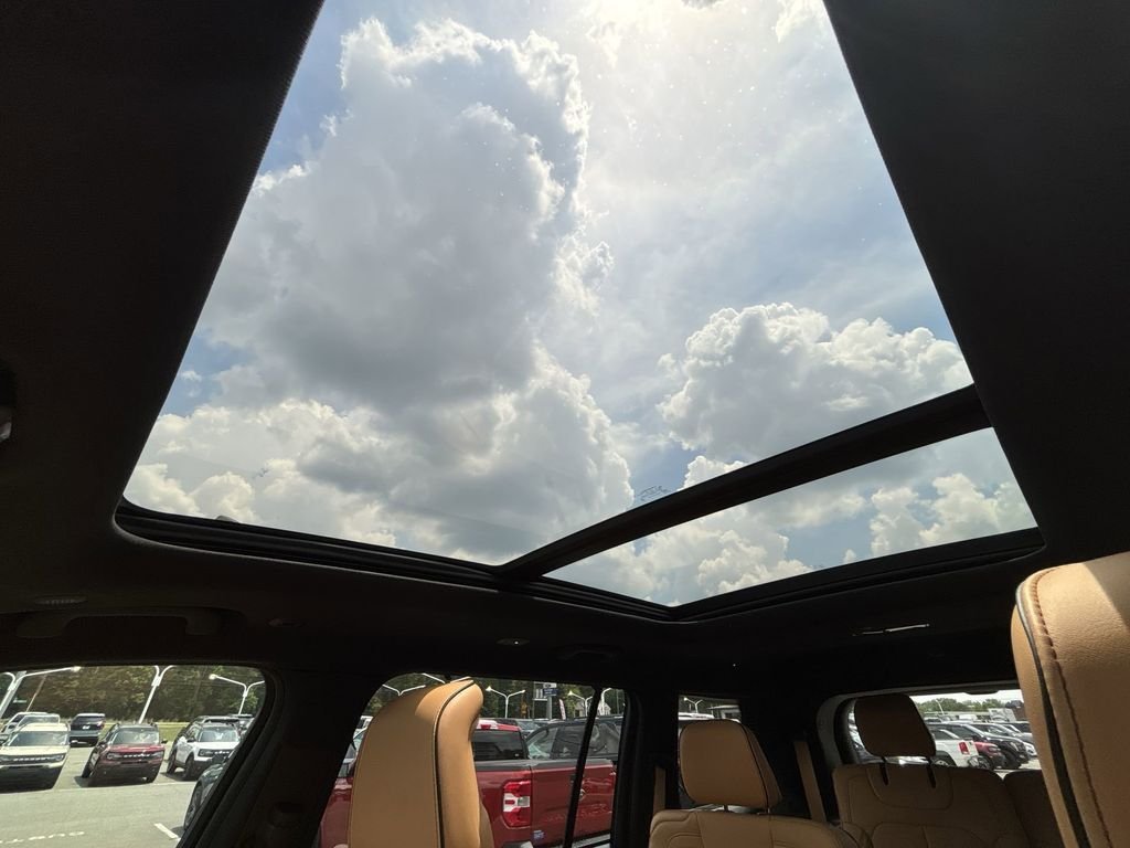 Used 2024 Gray Jeep Summit image 16