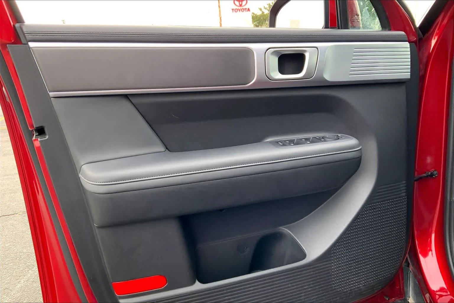 Used 2025 Ultimate Red Hyundai SEL image 22