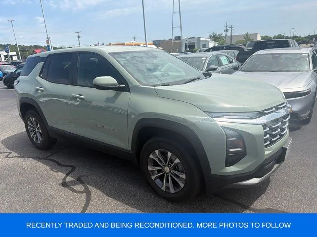 Used 2025 Green Chevrolet LT image 1
