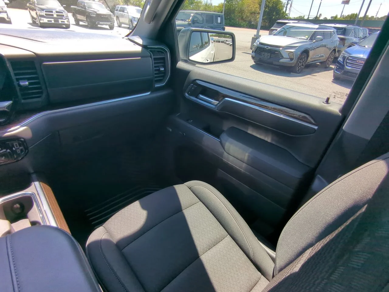2024 GMC Sierra 1500 Elevation - Photo 16