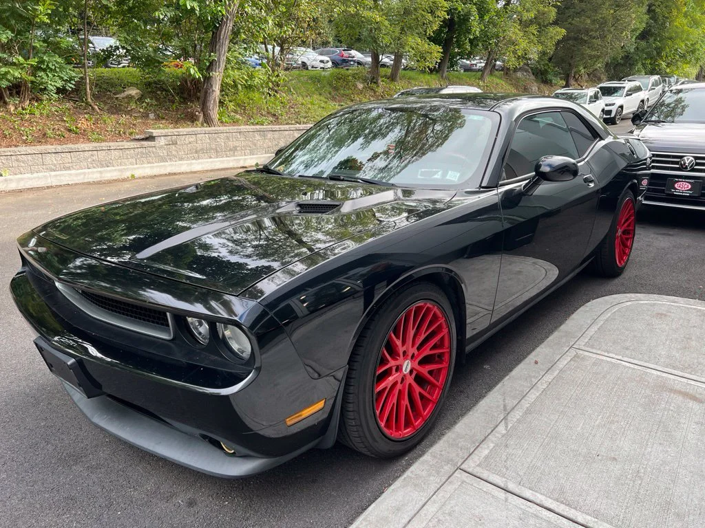 Used 2013 Black Dodge SXT image 3