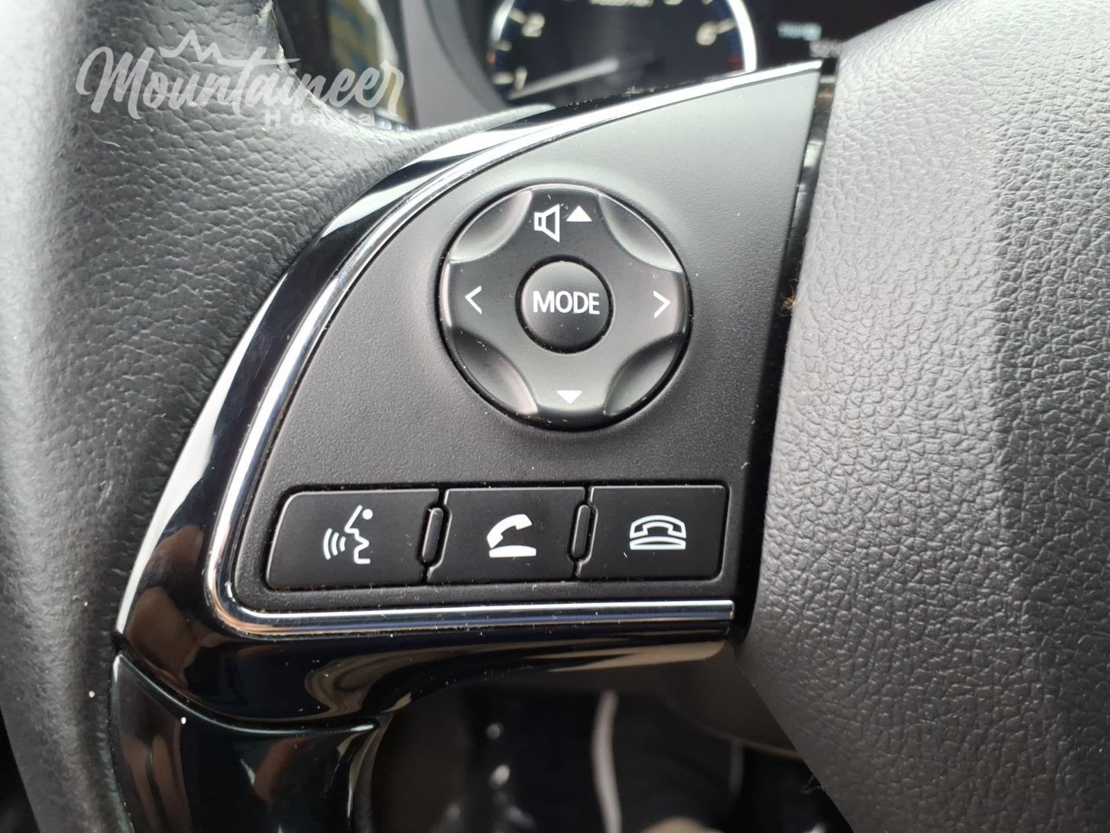 Used 2020 Alloy Silver Metallic Mitsubishi SE image 22