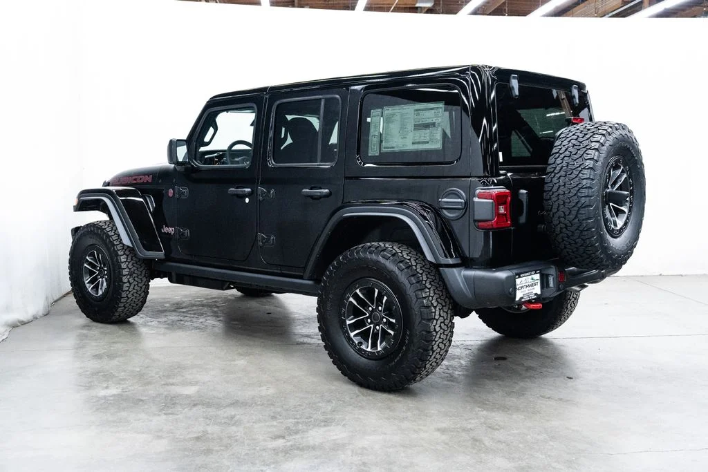 New 2026 Black Clear-Coat Exterior Paint Jeep Rubicon X image 4
