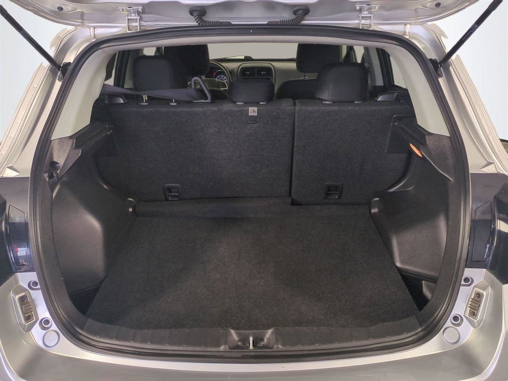 Used 2024  Mitsubishi 2.0 ES image 14