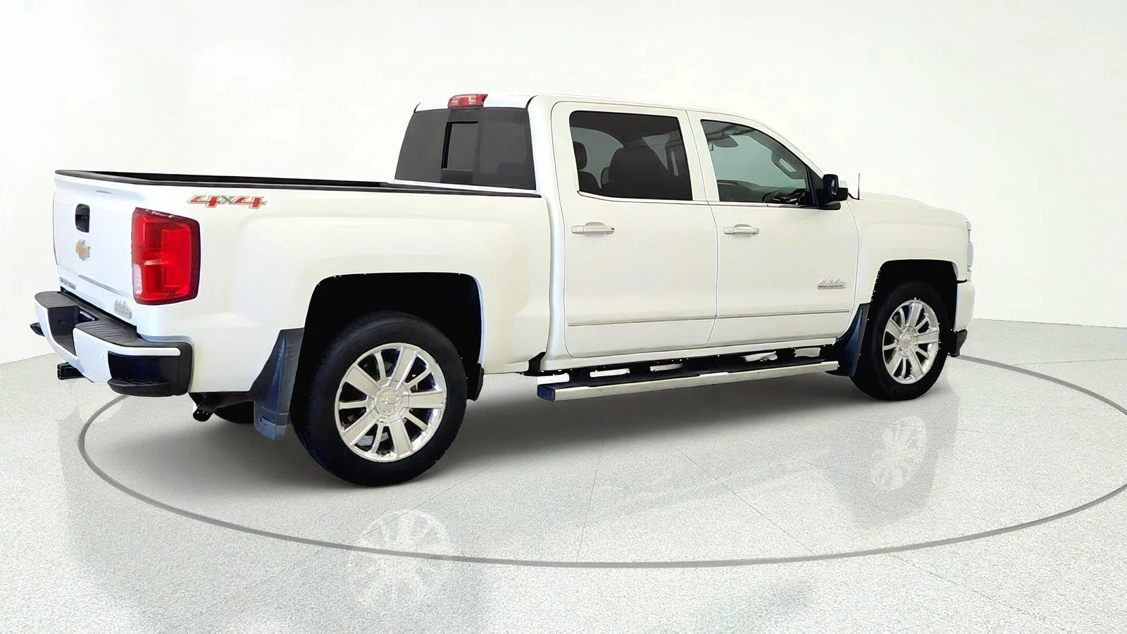 Used 2016 IRIDESCENT PEARL TRICOAT Chevrolet High Country image 9