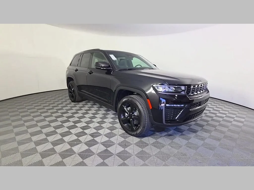 New 2026 Diamond Black Crystal Pearl-Coat Exterior Paint Jeep Limited image 38