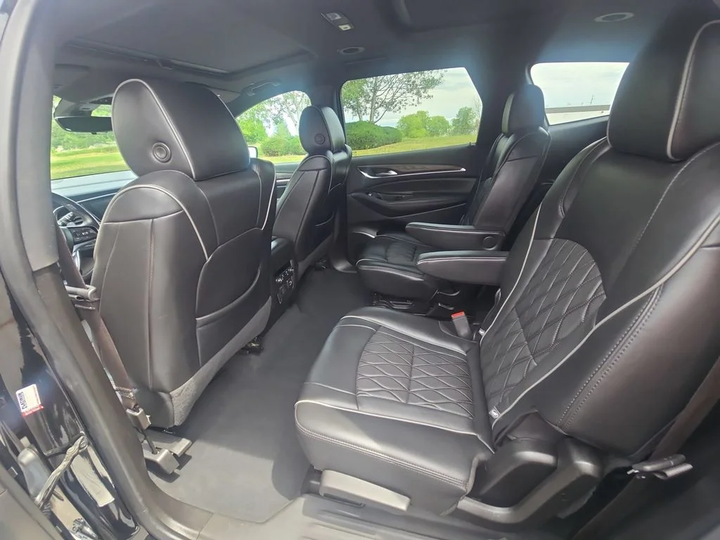 Used 2024  Buick Avenir image 43