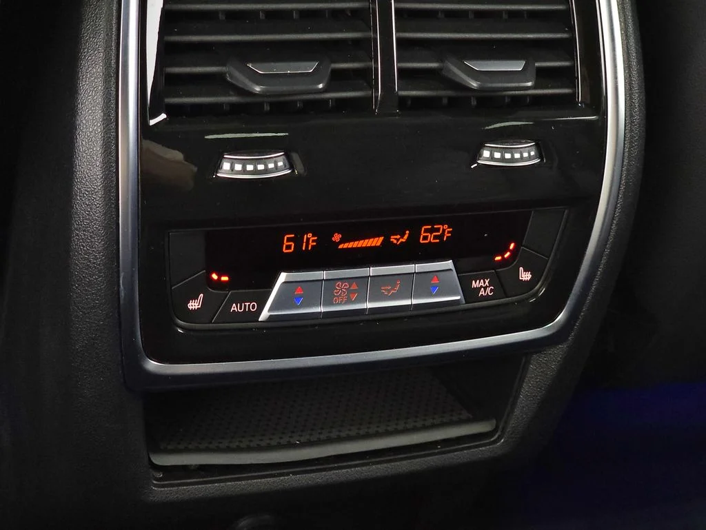 Used 2025 Gray BMW xDrive40i image 41