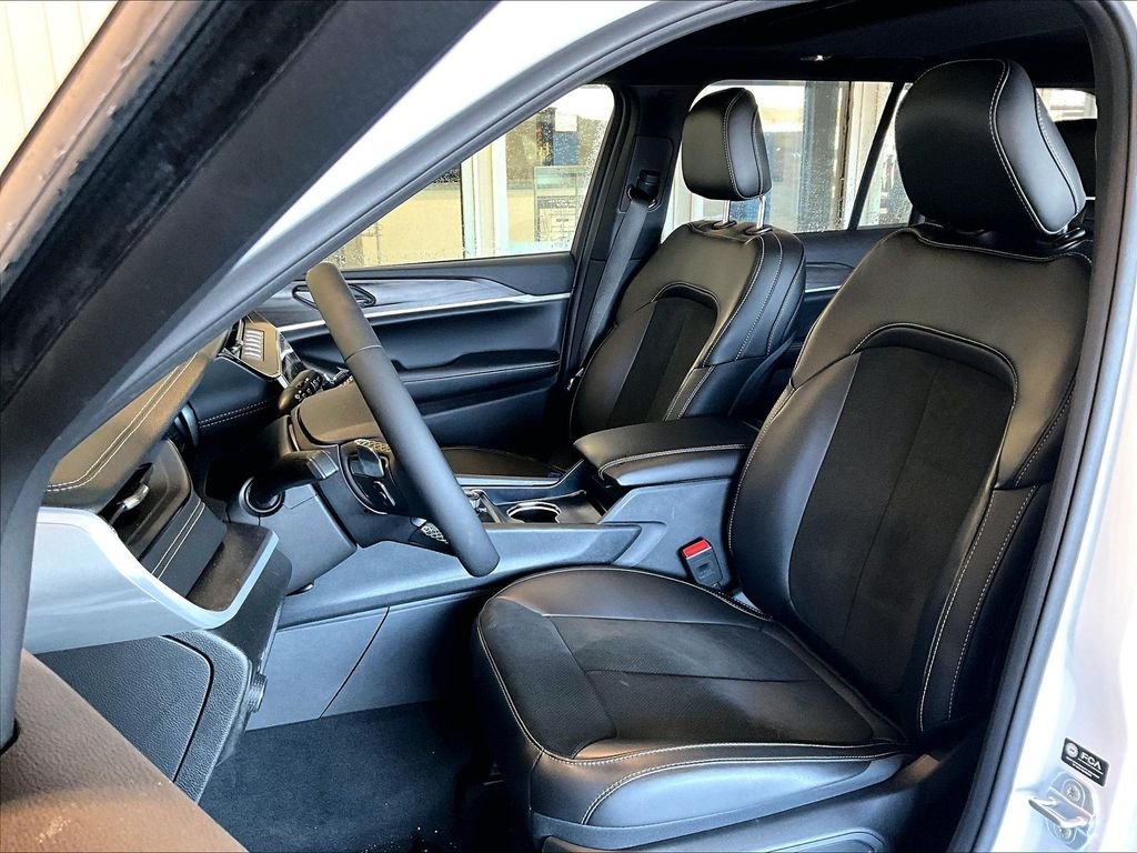 New 2026 Bright White Clearcoat Jeep Laredo image 11