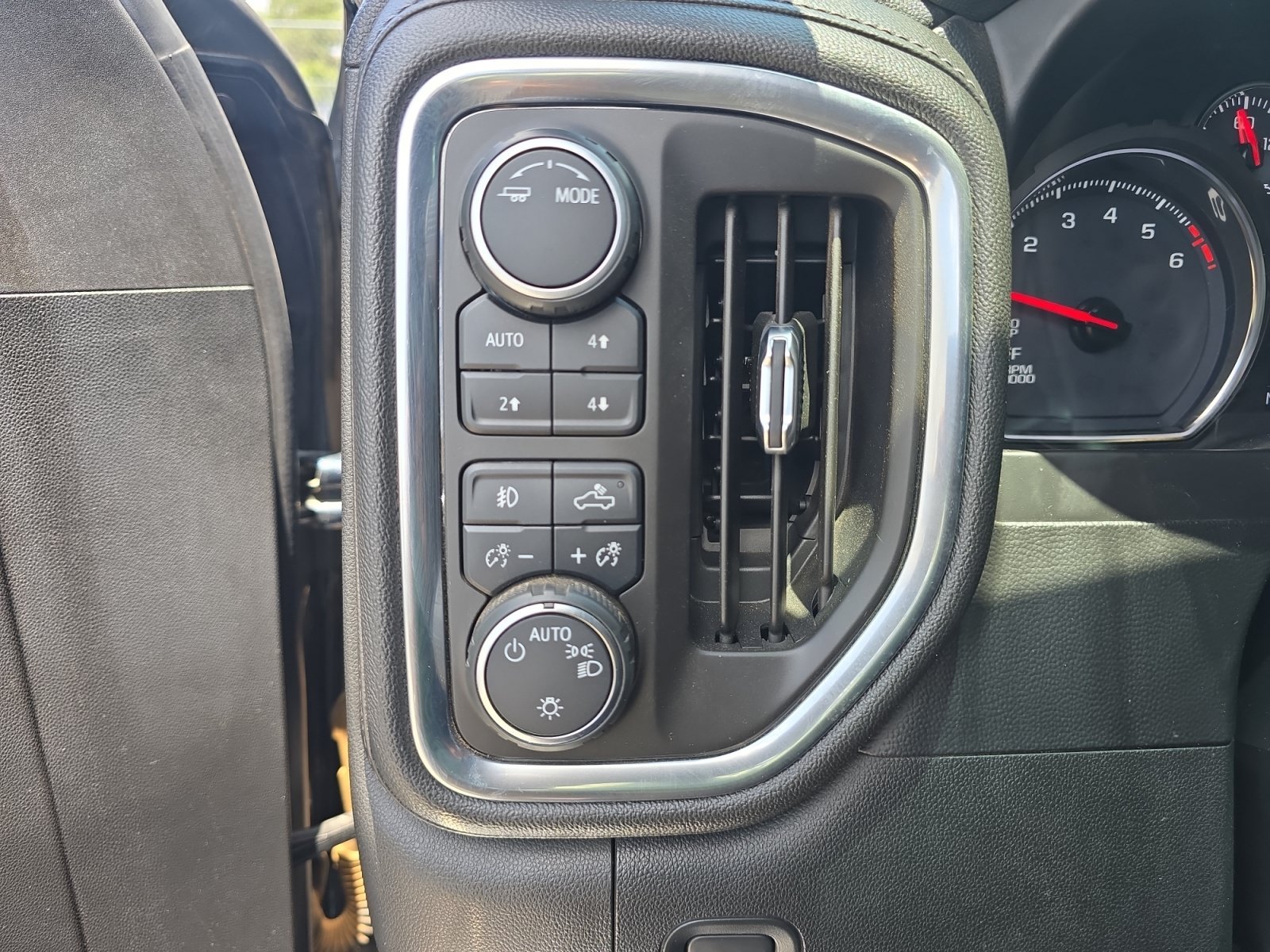 Used 2020 Shadow Gray Metallic Chevrolet RST image 26