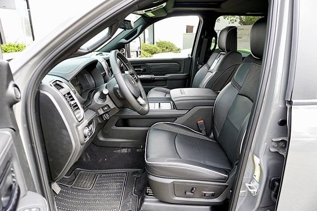 New 2026 Ceramic Gray Clear-Coat Exterior Paint RAM Limited image 21