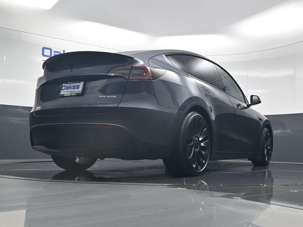 Used 2022 Midnight Silver Metallic Tesla Performance image 40