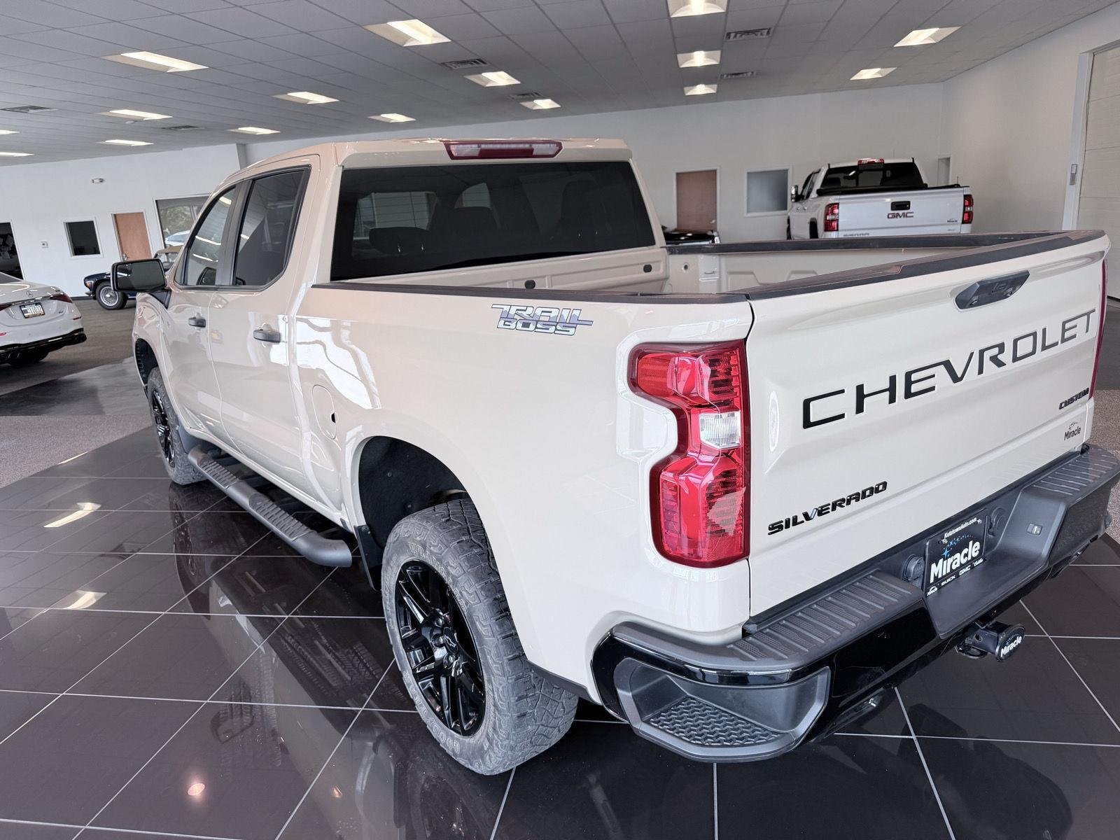 Used 2023 SAND DUNE METALLIC Chevrolet Custom Trail Boss image 4