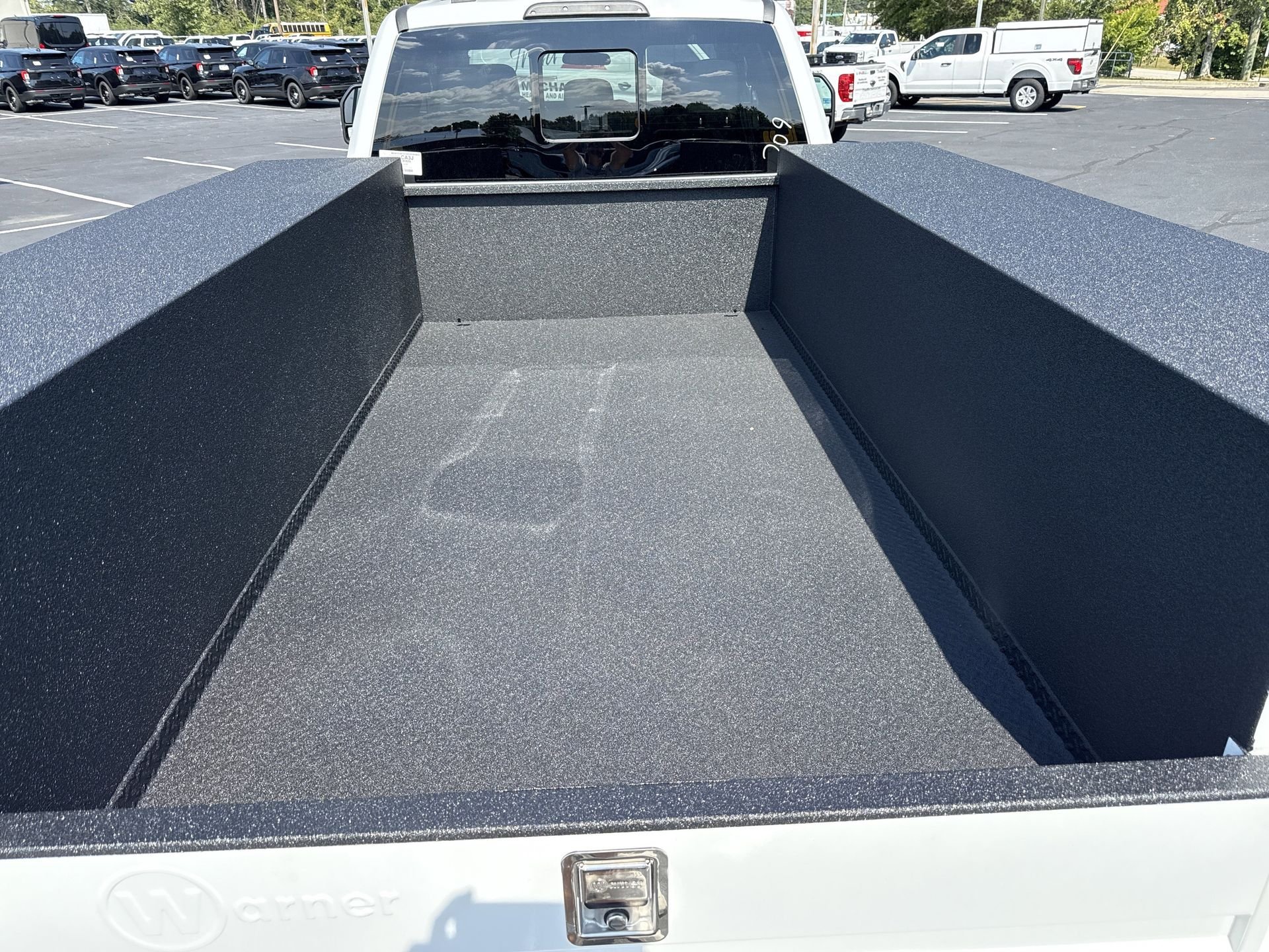 2025 Ford F-350 Super Duty Chassis Cab XL - Photo 23