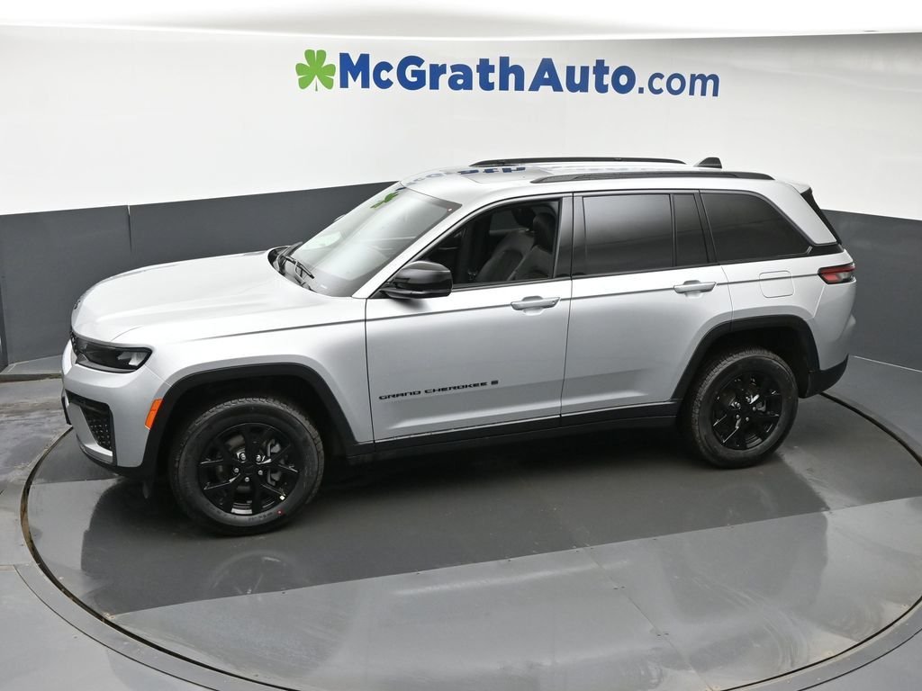 New 2026 Silver Zynith Jeep Altitude image 23