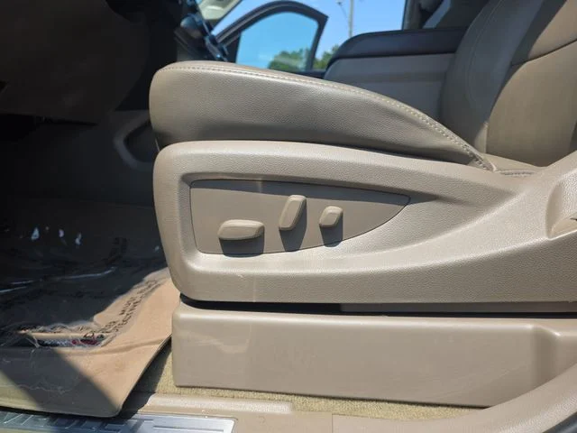 Used 2018 Gray Chevrolet LT image 30