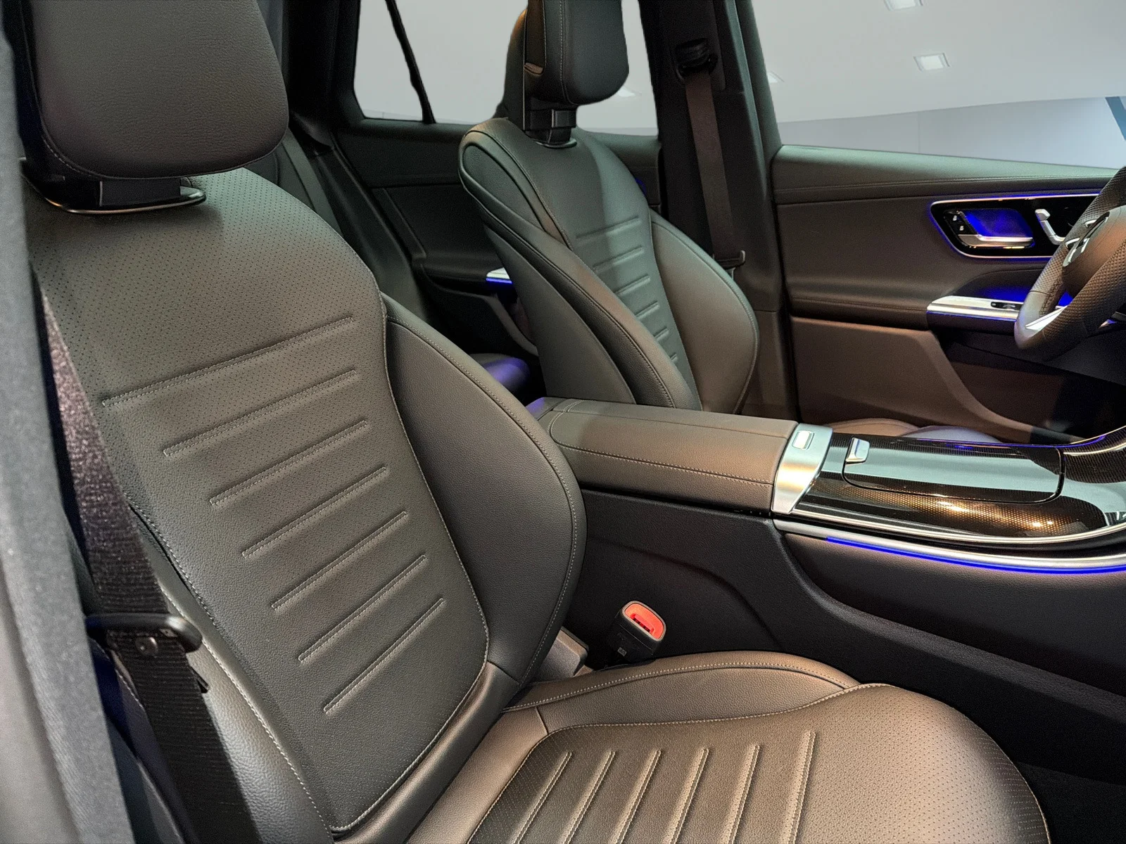 New 2026 Silver Mercedes-Benz GLC 300 4MATIC SUV image 31