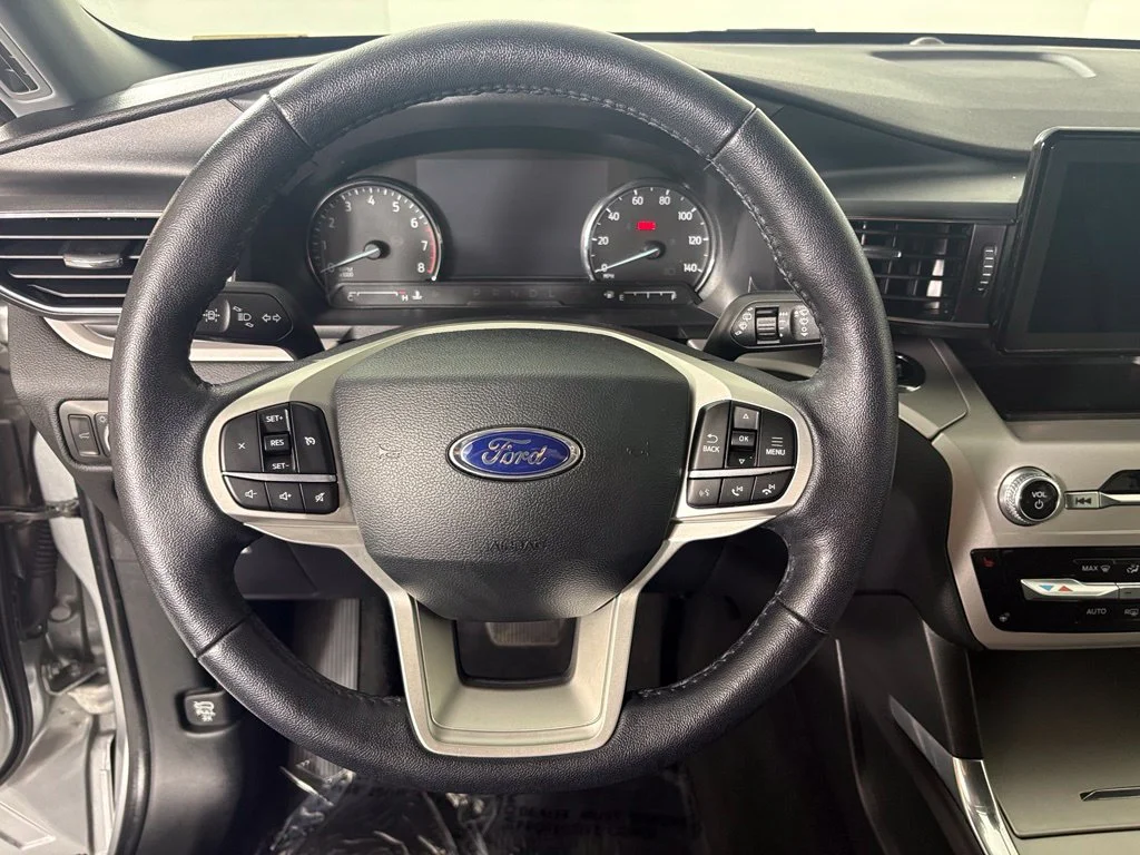 Used 2023 Silver Ford XLT image 23