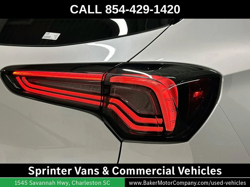 Used 2025 White Buick Avenir image 31