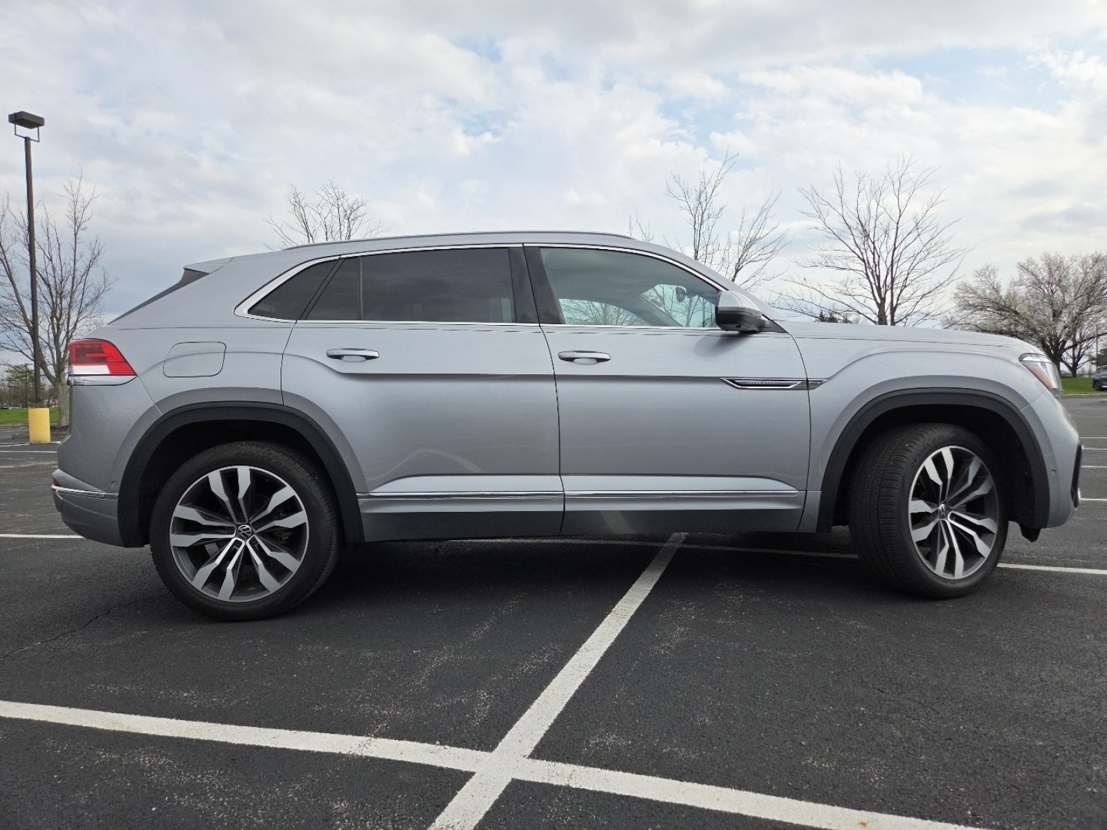 2022 Volkswagen Atlas Cross Sport SEL Premium R-Line - Photo 22