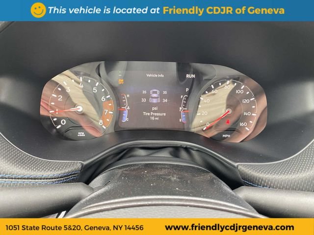New 2026 Diamond Black Crystal Pearl-Coat Exterior Paint Jeep Limited image 16