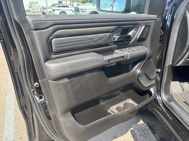 New 2026 Diamond Black Crystal Pearl-Coat Exterior Paint RAM Limited image 18