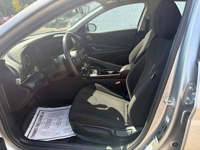 Used 2023 Shimmering Silver Pearl Hyundai SEL image 13