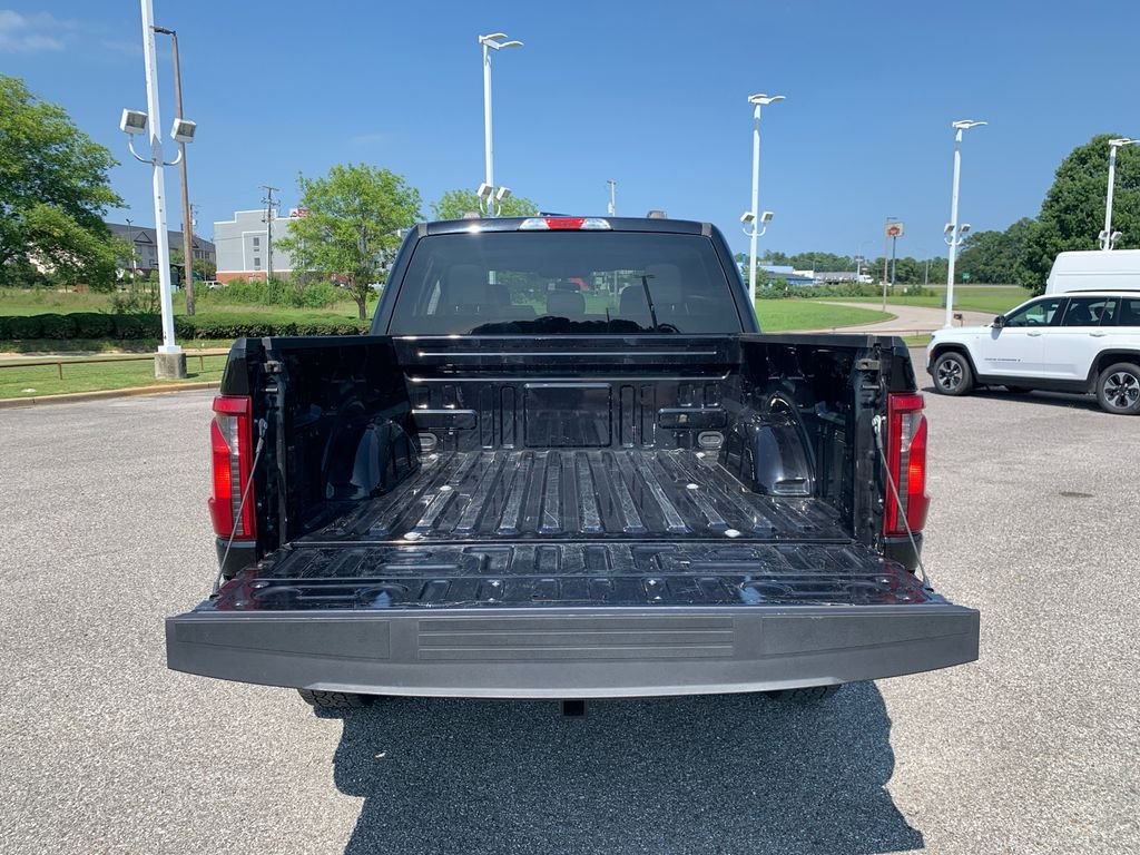 Used 2025 Black Ford XLT image 9