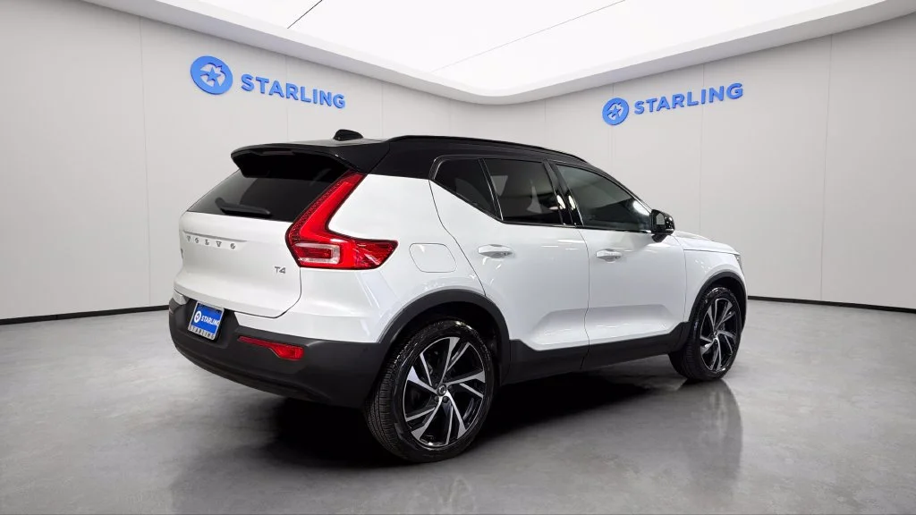 2021 Volvo XC40 R-Design - Photo 9