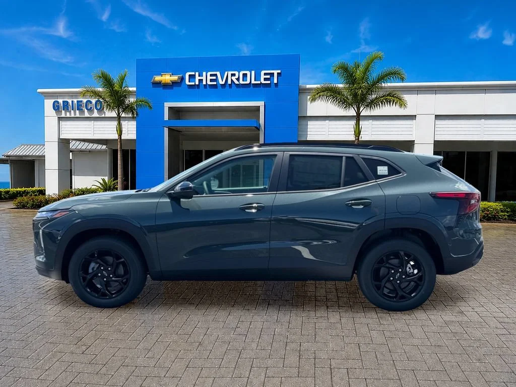 New 2026 Summit White Chevrolet LT image 4