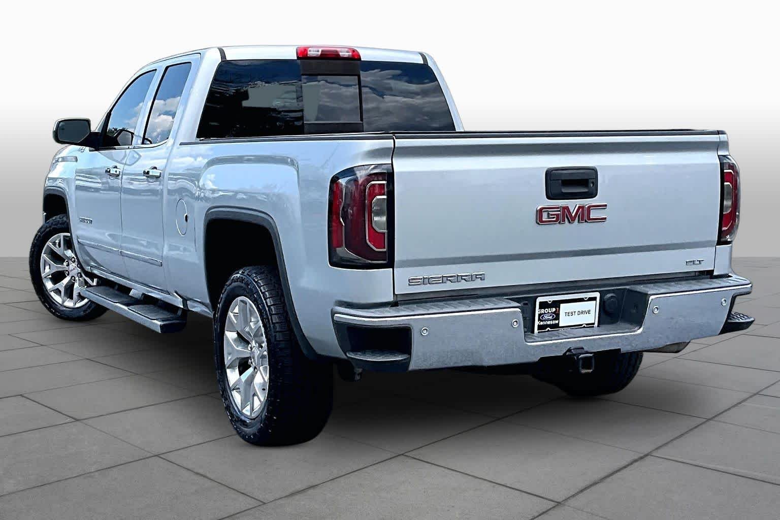 Used 2017 Quicksilver Metallic GMC SLT image 12