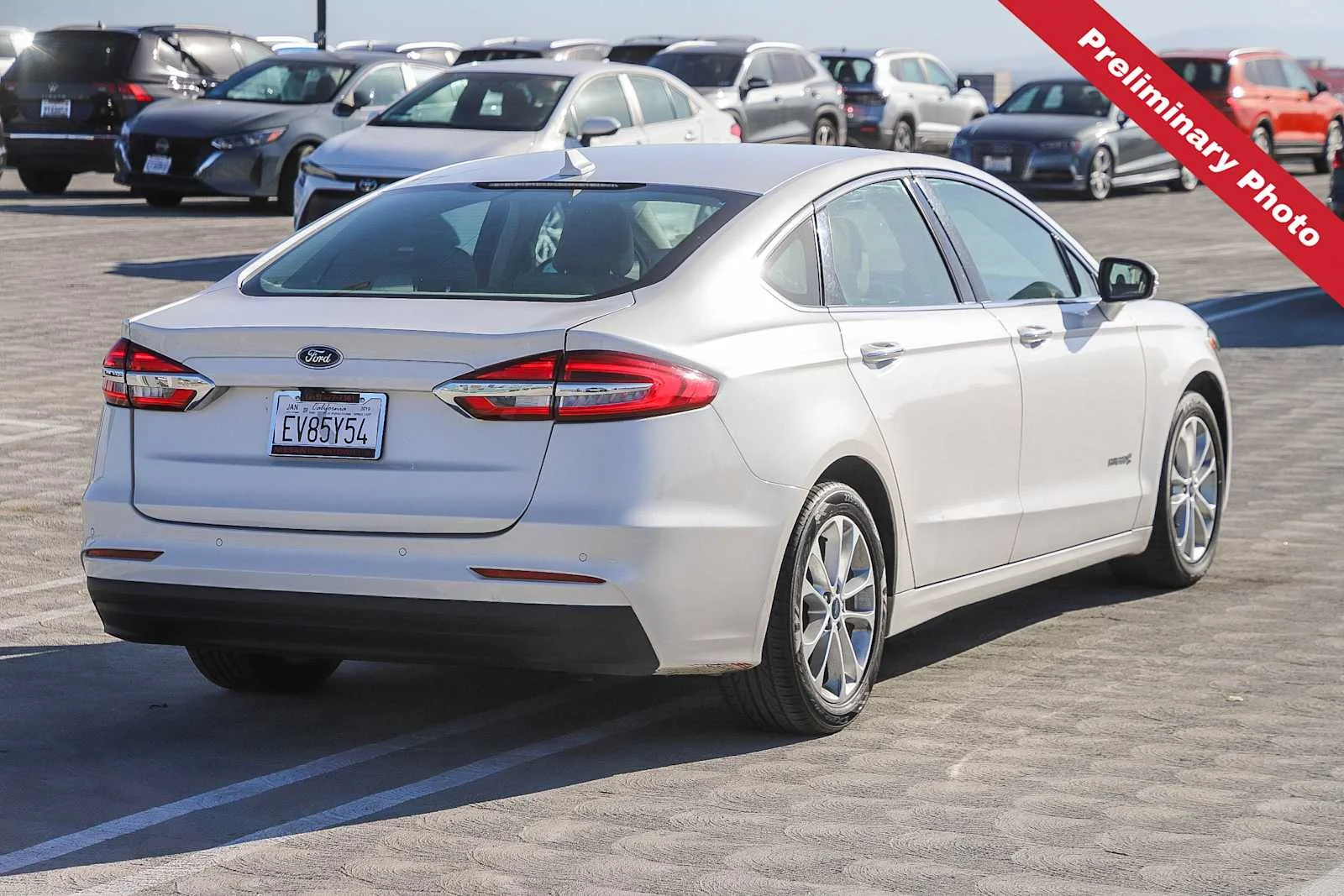 Used 2019 White Platinum Metallic Tri-Coat Ford SEL image 7