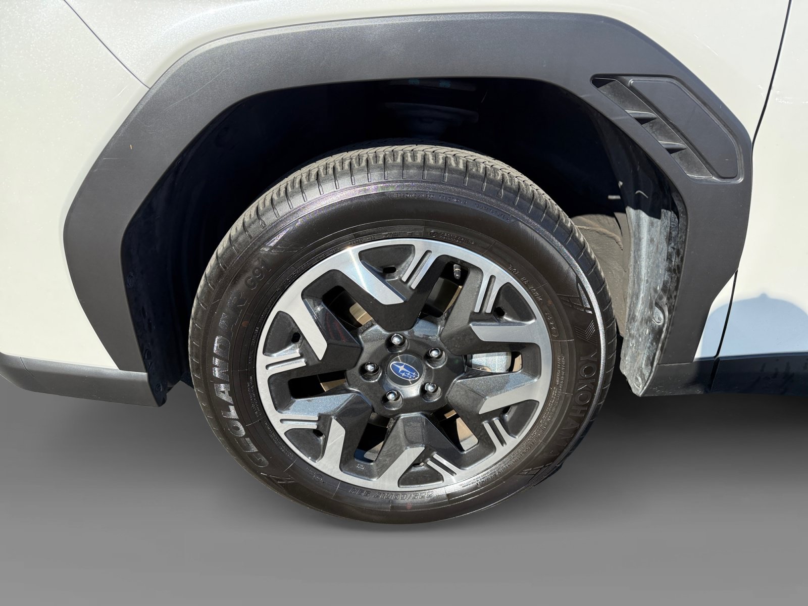 Certified Used 2025 Crystal White Pearl Subaru Premium image 9
