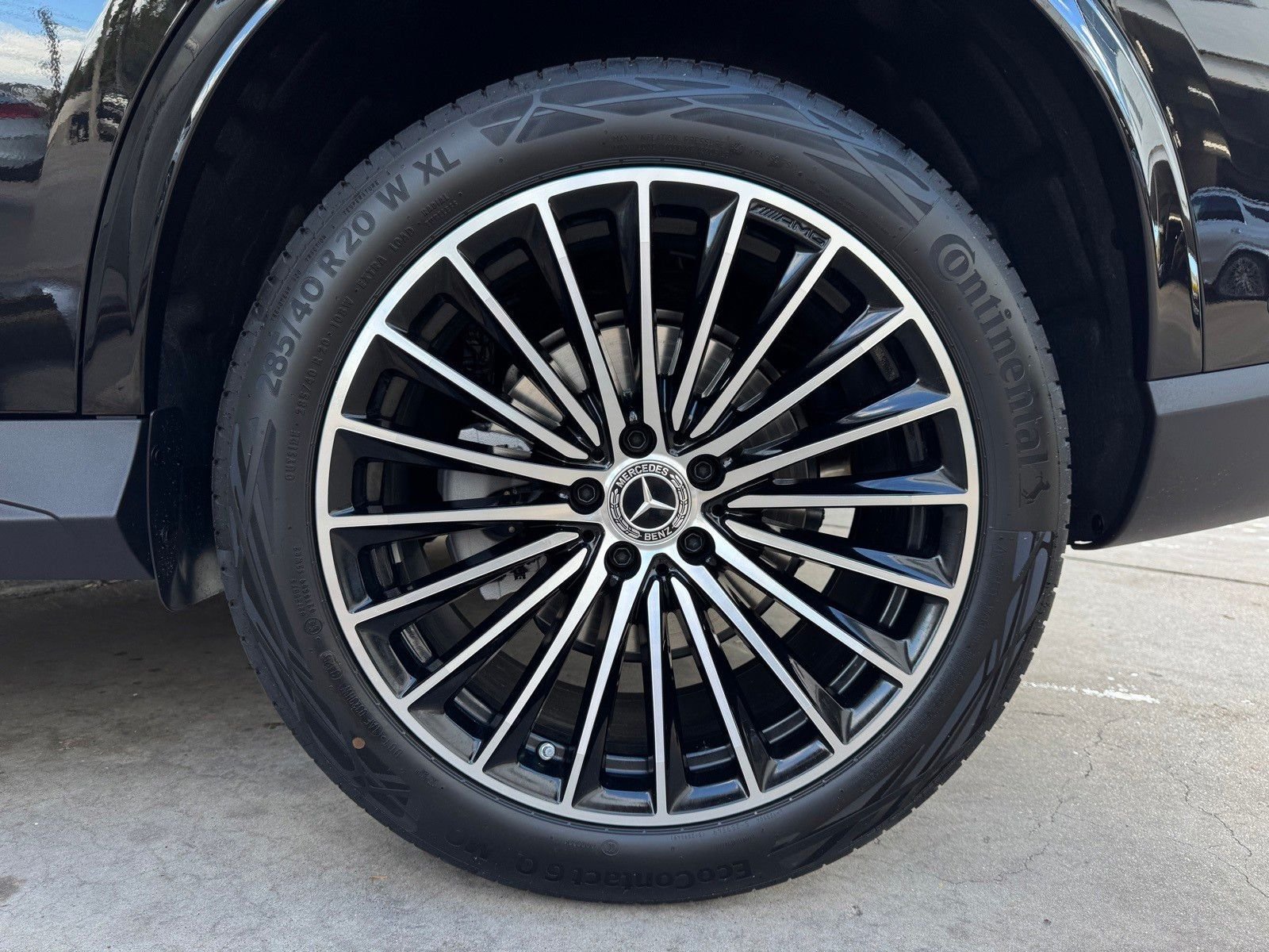 New 2026 Obsidian Black Metallic Mercedes-Benz GLC 300 image 23