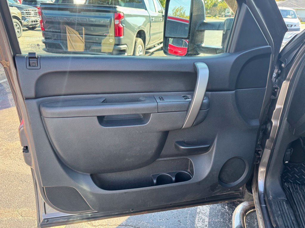 Used 2013 Gray Chevrolet LT image 10