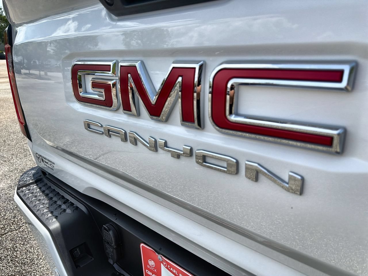 New 2026 Summit White GMC Elevation image 27