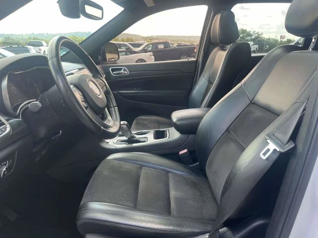 Used 2020 White Jeep Altitude image 22