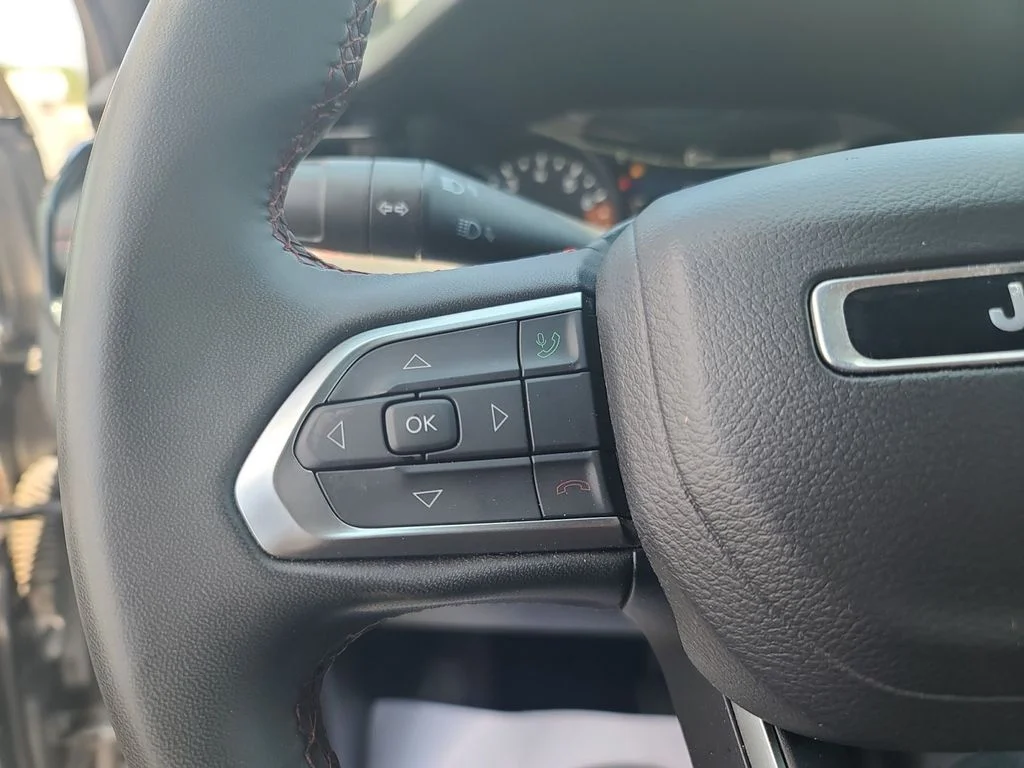 Used 2024 Black Jeep Trailhawk image 27