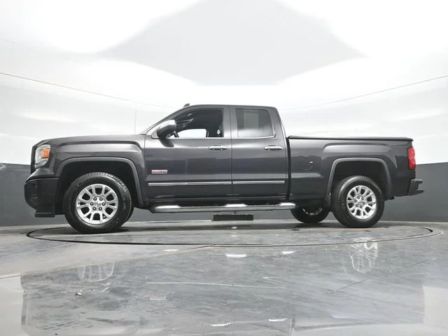 Used 2015 Silver GMC SLT image 21