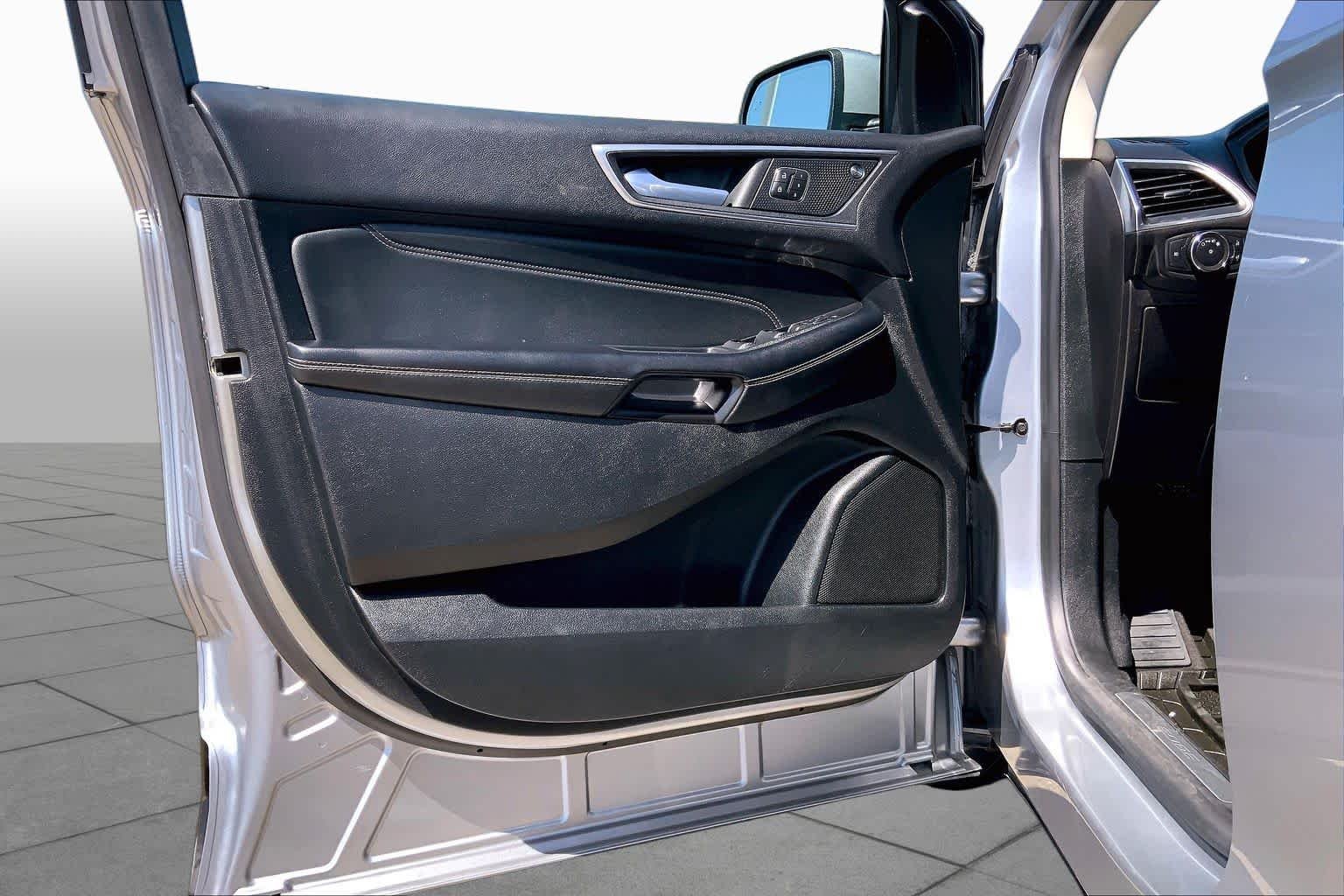 Used 2022 Iconic Silver Metallic Ford Titanium image 22