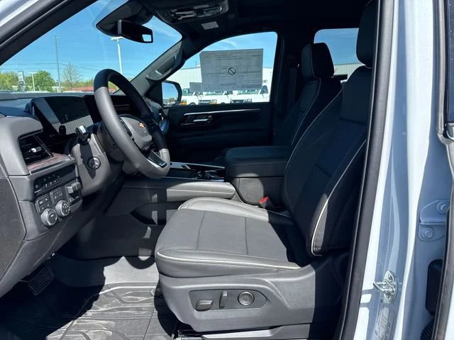 New 2026 Polar White Tricoat Chevrolet Premier image 10