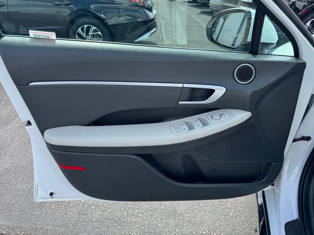 2025 Hyundai Sonata SEL - Photo 11