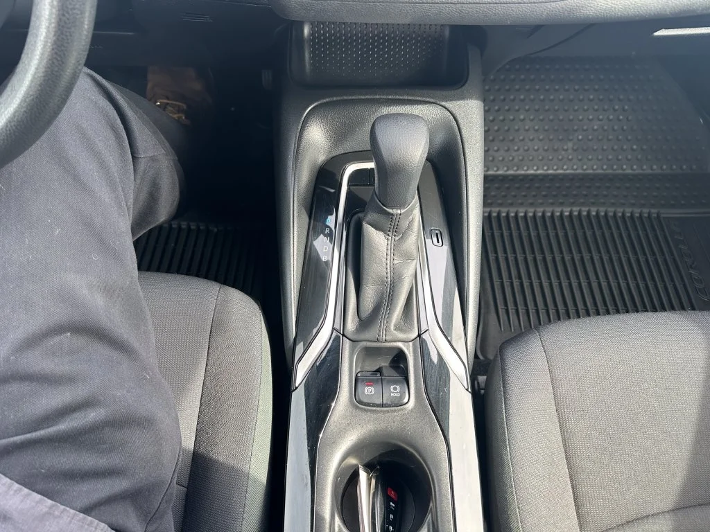 Certified Used 2022  Toyota LE image 19