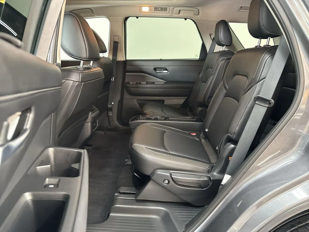 Used 2025 Gun Metallic Nissan SL image 16
