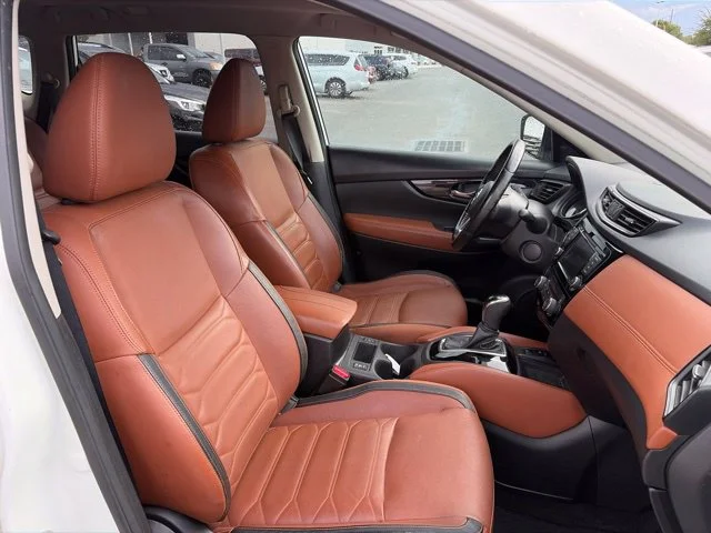 Used 2018 White Nissan SL image 14