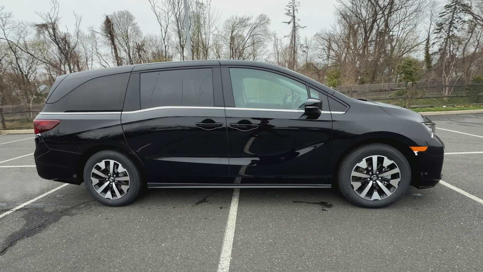 2026 Honda Odyssey EX-L - Photo 9