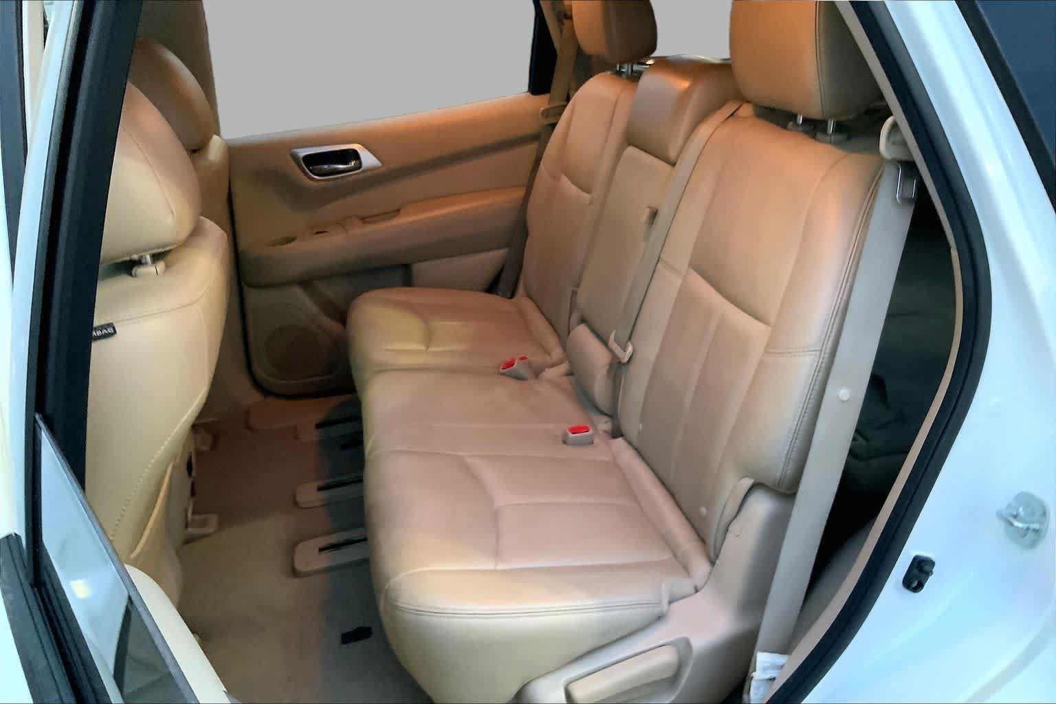 Used 2014 Moonlight White Nissan SL image 20