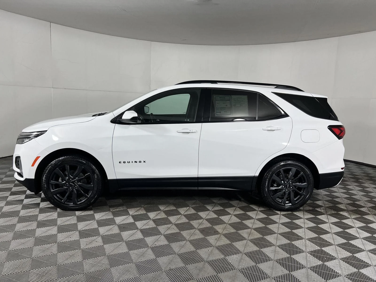 Used 2022 Summit White Chevrolet RS image 15