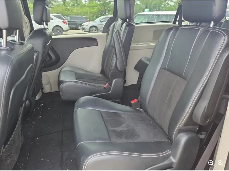 Used 2020 Black Onyx Crystal Pearlcoat Dodge SXT image 8