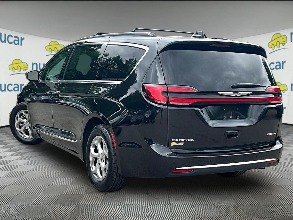 Used 2023 Black Chrysler Limited image 4